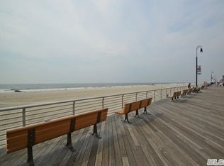 15 Quebec Rd, Island Park, NY 11558