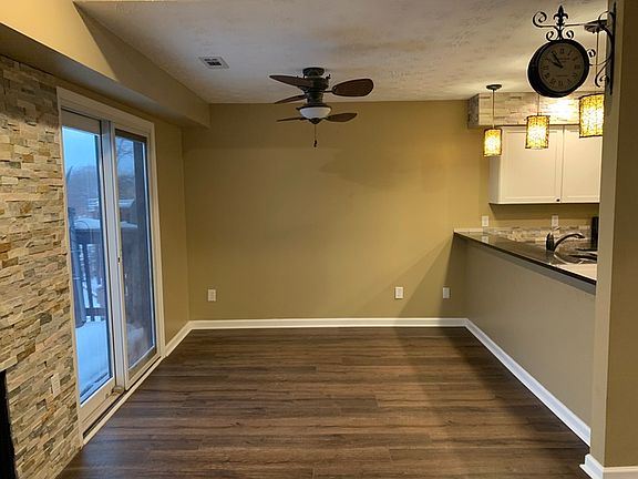 5th image of 8132 Shorewalk Dr APT A