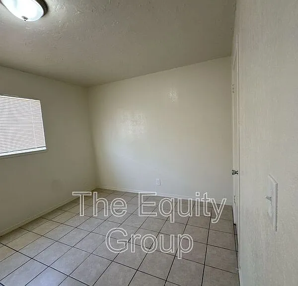 2100 North Ave #C — Photo 8