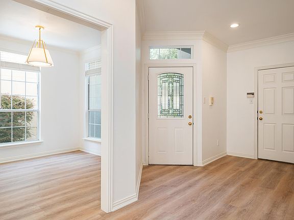 4th image of 9218 Esplanade Dr