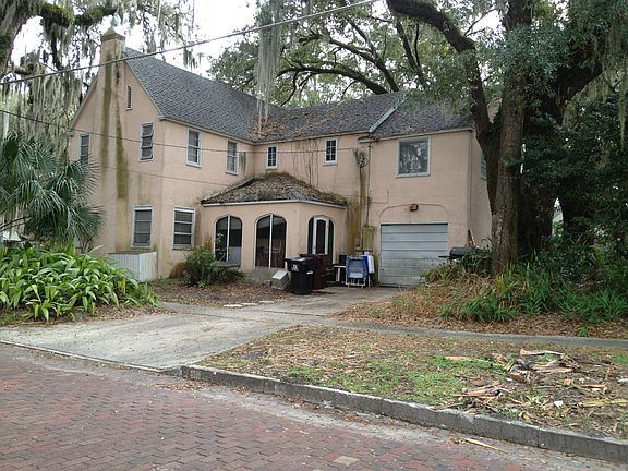 3rd image of 700 Daniels Ave