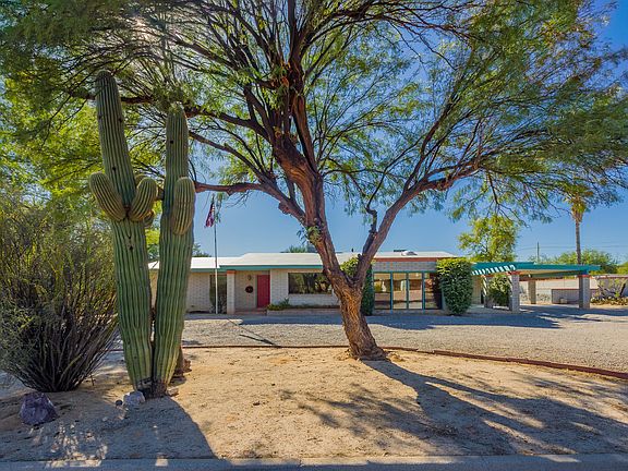 3rd image of 9821 N Calle Solano