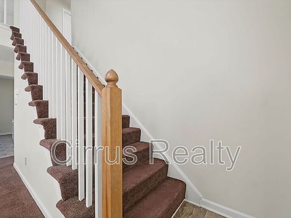 4th image of 381 Westview Dr