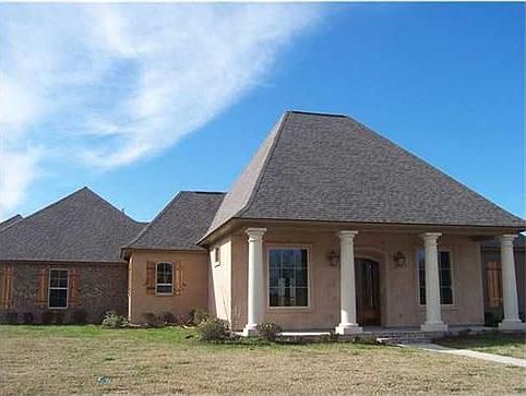 1st image of 137 Hundred Oaks Dr