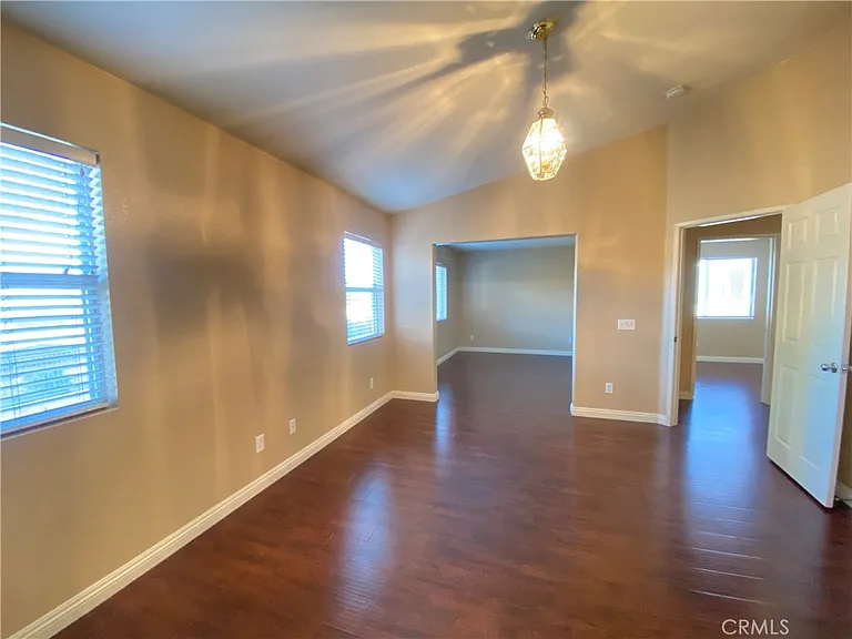 708 Hillview St — Photo 18