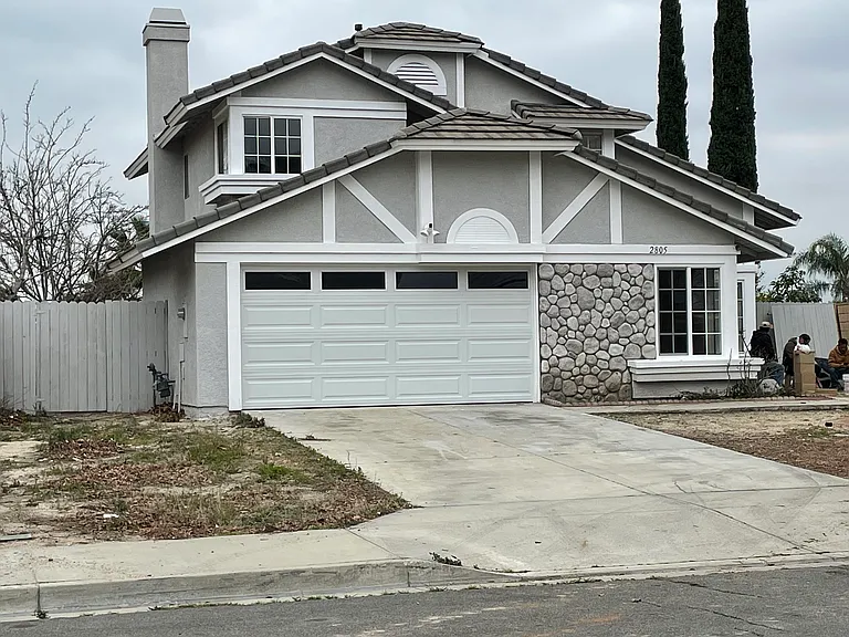 2805 W Majestic Ave — Photo 1