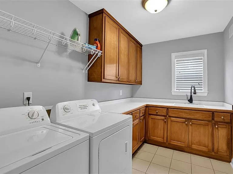 110 Stanley Oaks Pl — Photo 8