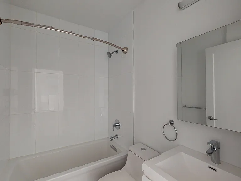 1408 California St #305 — Photo 17