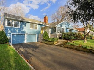 150 Mali Dr, North Plainfield, NJ 07062