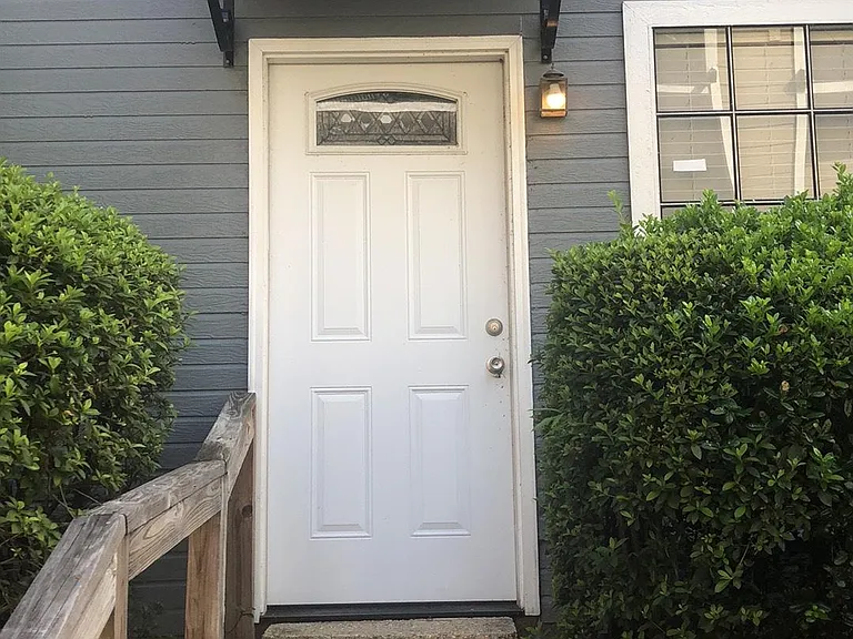 23 Colleen Ct — Photo 1