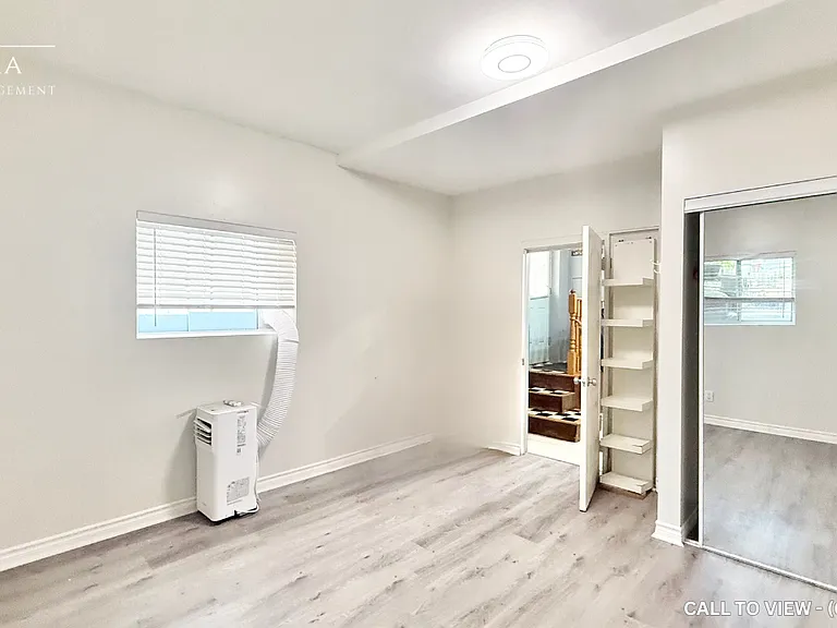 22 Woodlawn Ave W #F — Photo 4