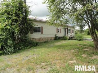 6635 N Vermont Ln, Mount Vernon, IL 62864