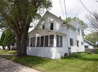438 W 9th Ave, Oshkosh, WI 54902