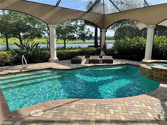 3rd image of 3271 Hyacinth Dr