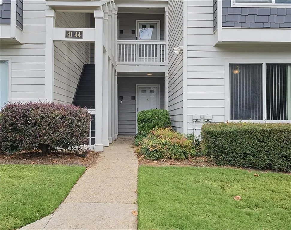 2 bed, 2.0 bath, 1466 sqft, $2,175 — Photo 3