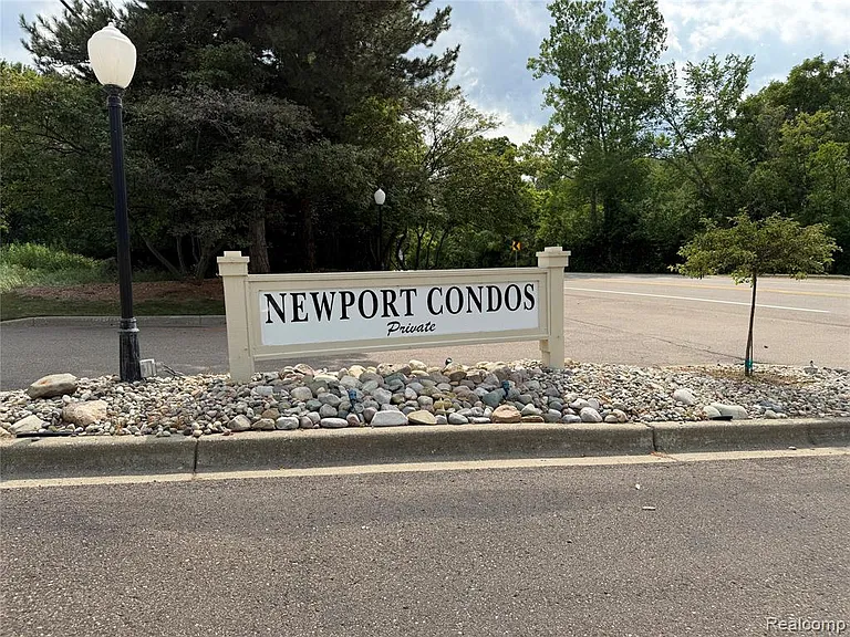7670 Golden Hill Ct #22 — Photo 23