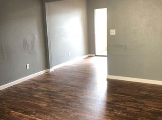 600 N Locust St APT D, Visalia, CA 93291