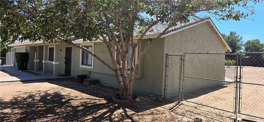 3 bed, 1222 sqft, $2,395 — Photo 3