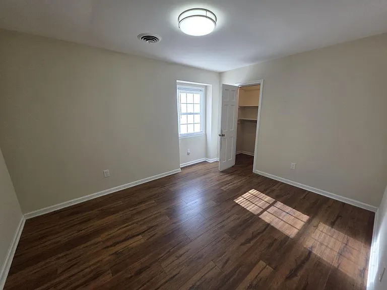 212 Stratford Dr — Photo 11