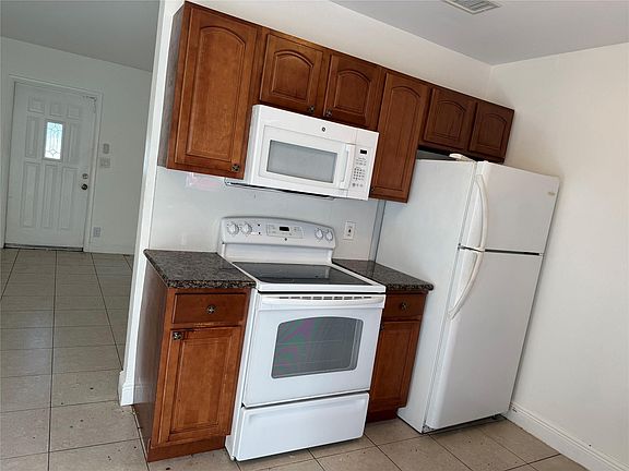 2nd image of 1139 NW 9th Ave