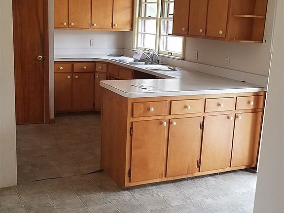 2nd image of 255 Indian Mound Dr