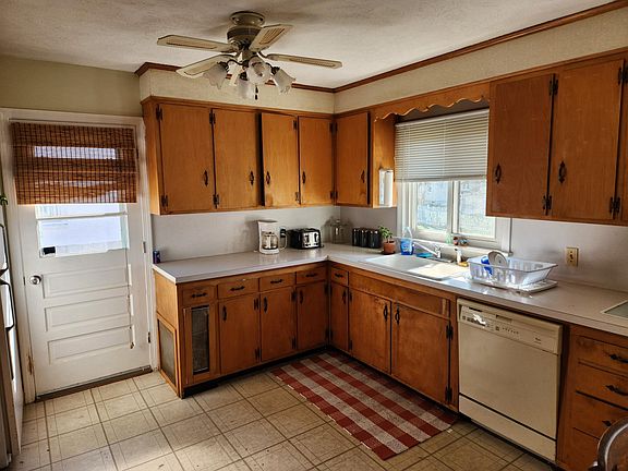 5th image of 22 Top St