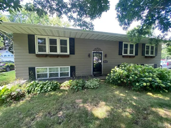 6155 S John St, North Judson, IN 46366