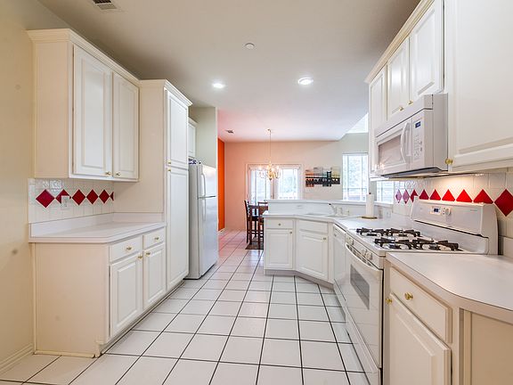 5th image of 9828 Cambria Ct