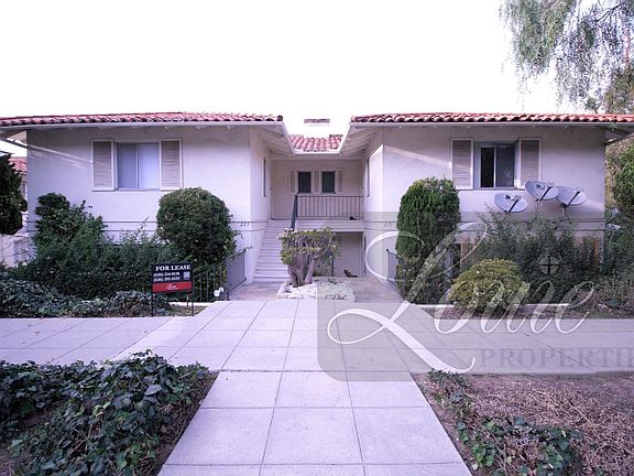 2nd image of 225 Palos Verdes Dr W #W