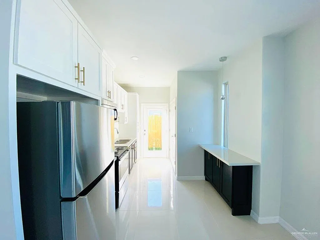 2 bed, 2.0 bath, 1075 sqft, $900 — Photo 4