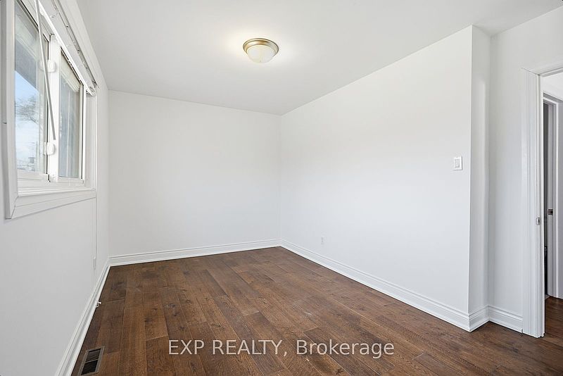 Toronto House for rent - 4 Bedrooms — photo 29