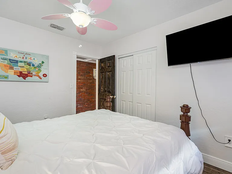 305 Sharon Dr — Photo 21