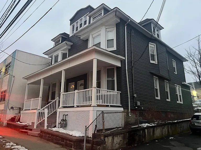 10 E North St #A — Photo 1