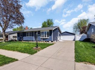 1060 W 10th Ave, Marion, IA 52302