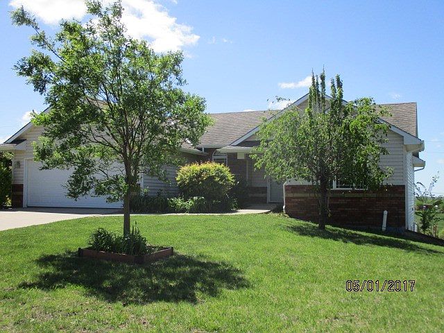 1st image of 1013 Country Club Dr