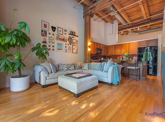 5th image of 1330 W Monroe St APT 108