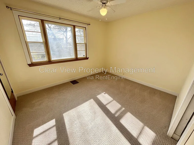 319 8a Ave S #UPPER — Photo 13