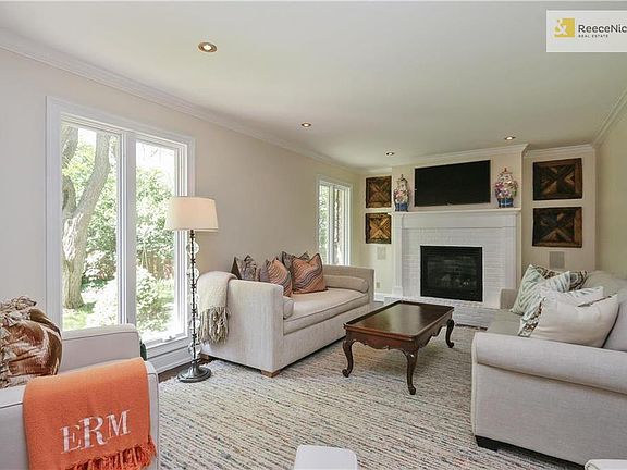 4th image of 2227 W 70th Ter