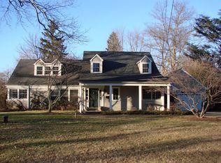 9 Maple Ln, Pennington, NJ 08534