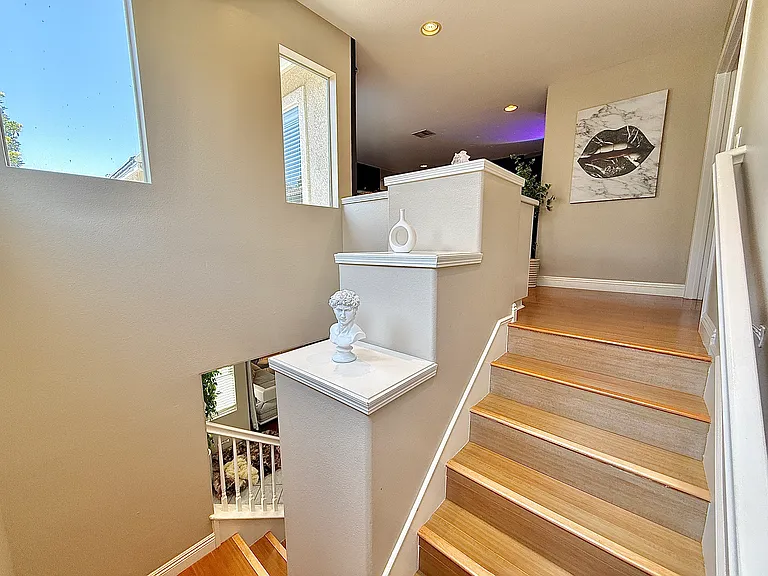 2527 Aurora Ln — Photo 10