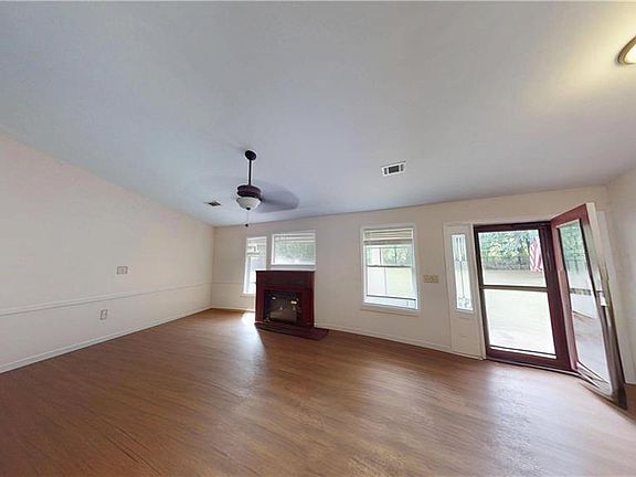 5th image of 654 Peeples Valley Rd NE