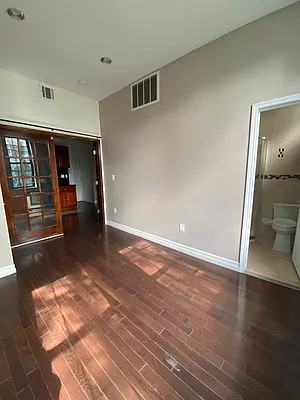 Rented by Hagstrom Management Inc | media 5