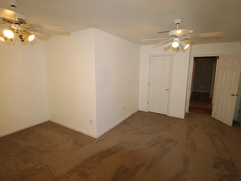 583 Stonehenge Dr — Photo 14