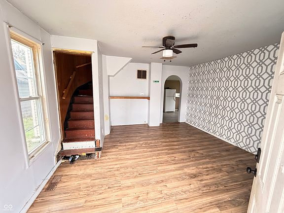 2nd image of 207 W Union St