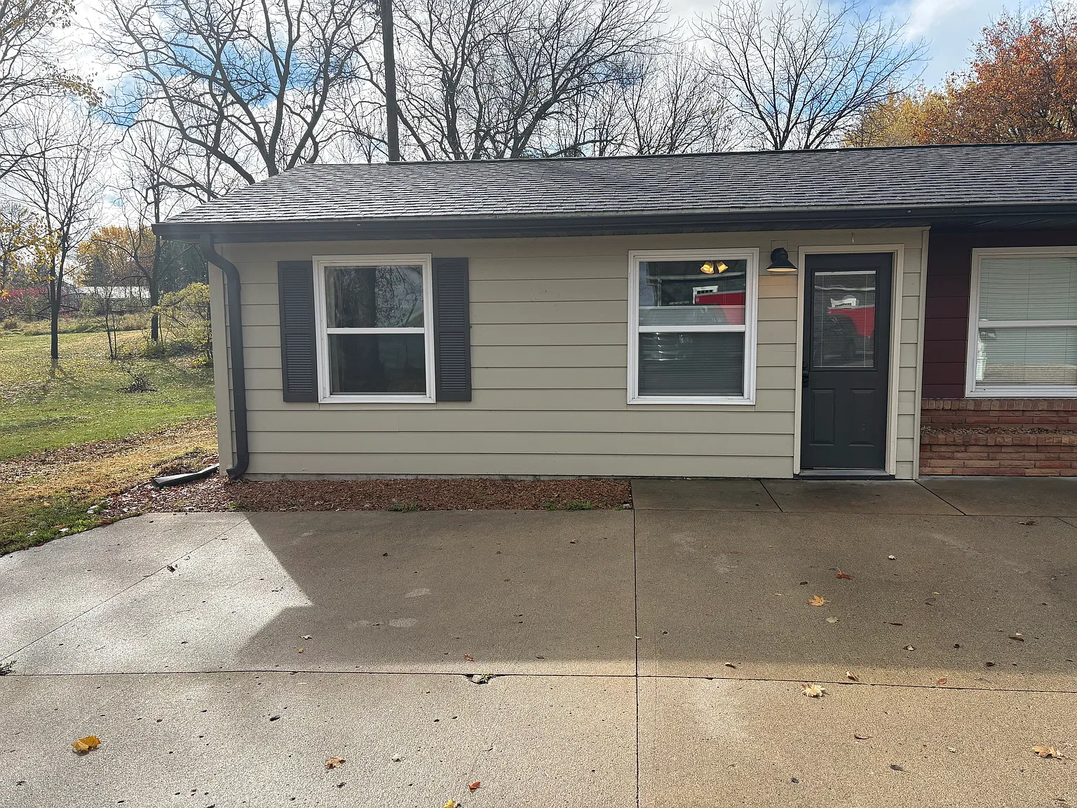 1208 Elm Ave E — Photo 1