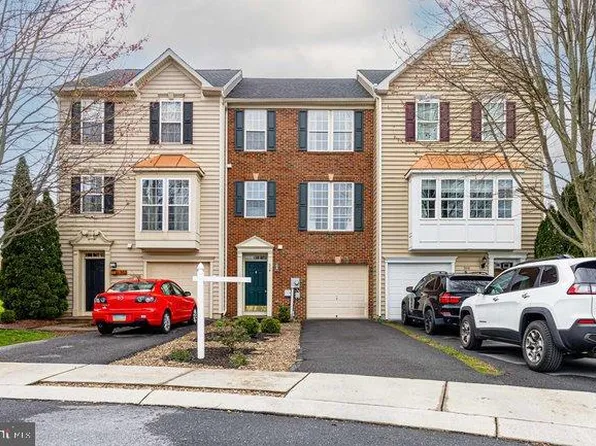 314 Lantern Ln, Chambersburg, PA 17201