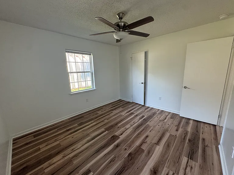 206 Pineview St — Photo 16