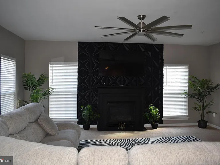 2900 Valerian Ln — Photo 15