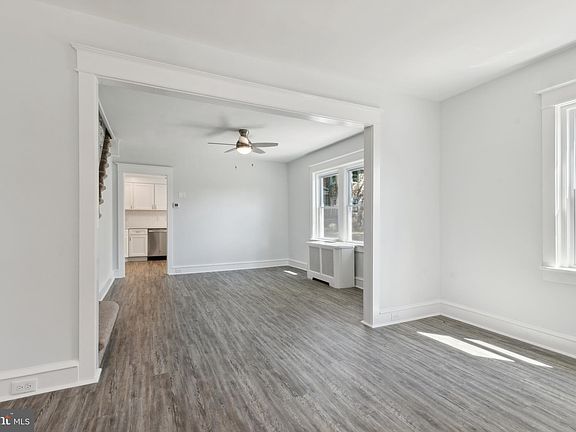 3rd image of 3933 Dennison Ave