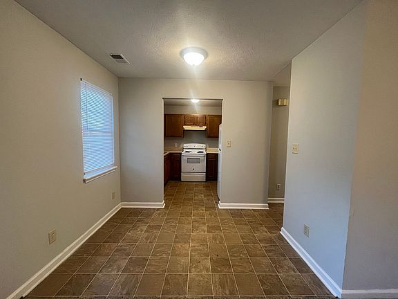 3rd image of 2601 Avalon Ct APT B